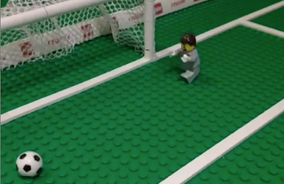 Illustration for article titled Nothing Is Sadder Than Lego JĂșlio CĂ©sar Getting Bombarded With Goals